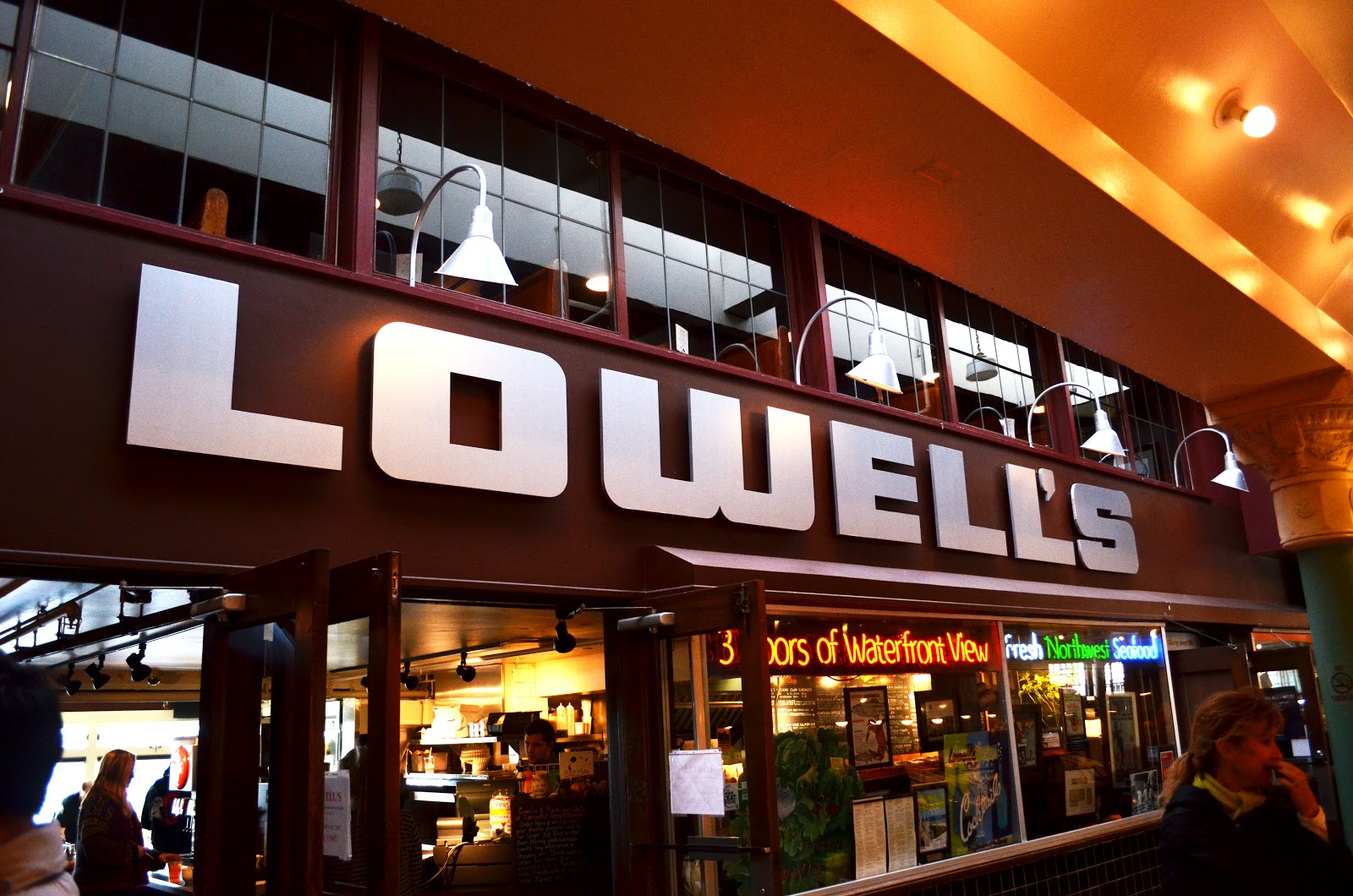 KJR Beauty Lunch In Seattle Lowell's