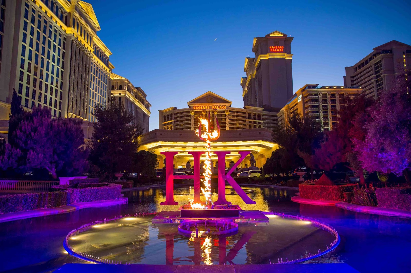 GORDON RAMSAY'S NEW HELLS KITCHEN RESTAURANT